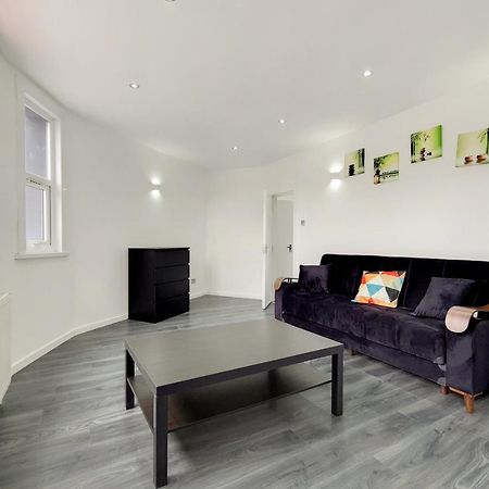 Lovely 4 Bed Apartment Perfect For Families! London Ngoại thất bức ảnh